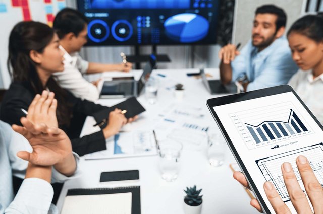 how-ai-can-be-used-to-improve-procurement-data-quality-J.jpg