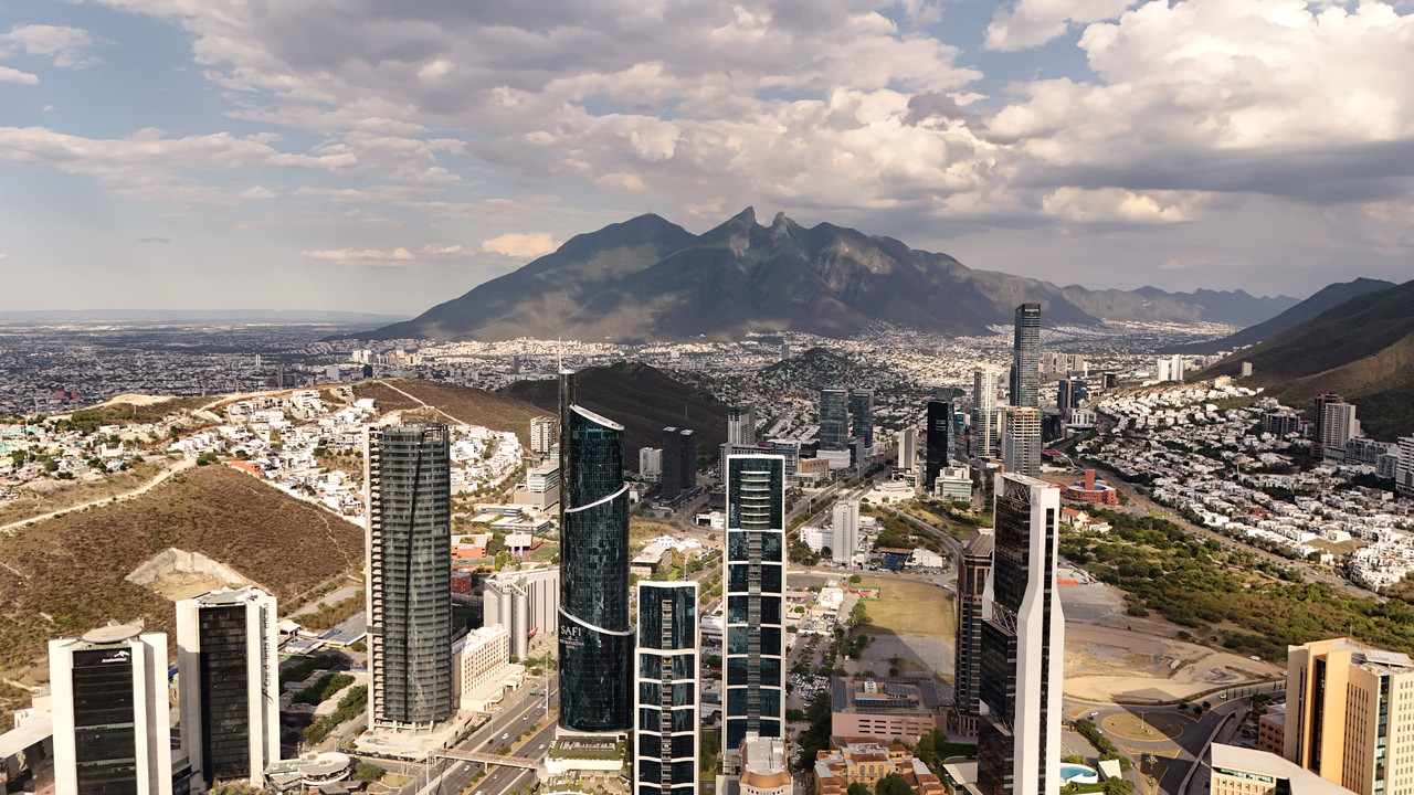 Vista aérea de edificios de Monterrey