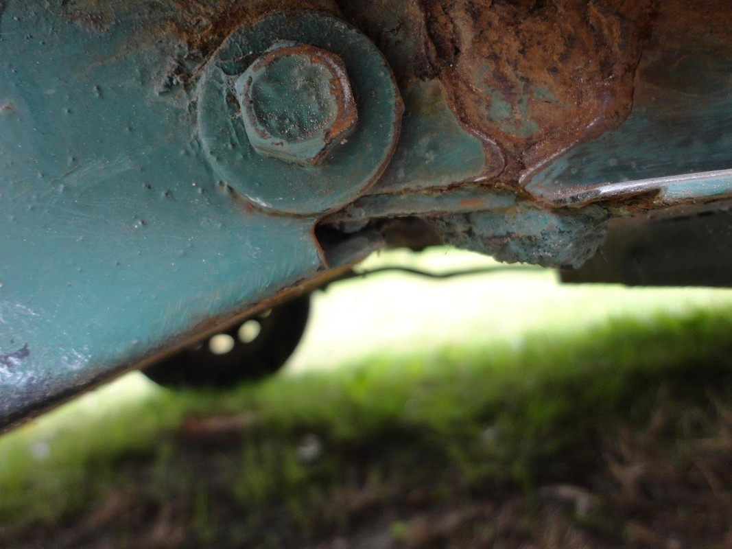 Longeron arrière droit DSC04735