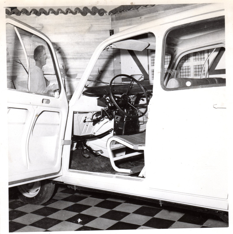 1961-10-04 18h Renault R4 présentation (3) -1961 11-04 photos Albanesi