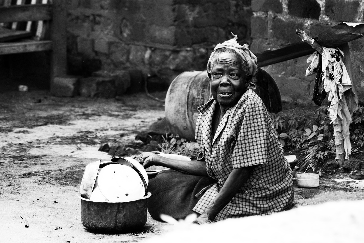 Blackandwhitepoverty.jpg