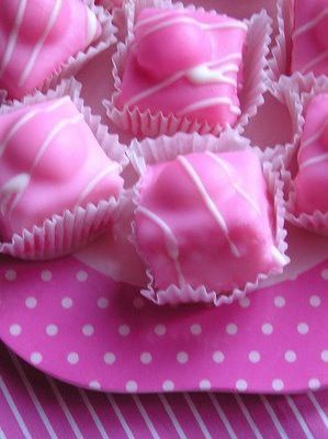 pink-sponge-cakeicing.jpg