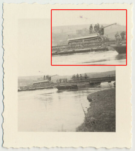 TIGER Panzer 1943 auf Schwimmfähre auf Ponton Ostfront1