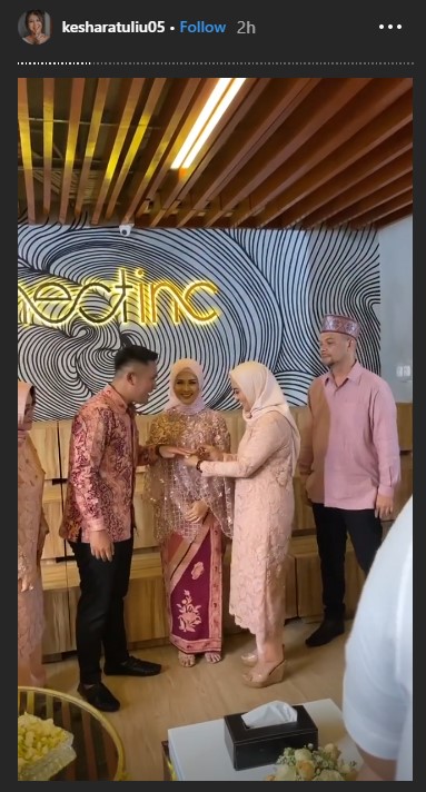 Lamaran Kesha Ratuliu