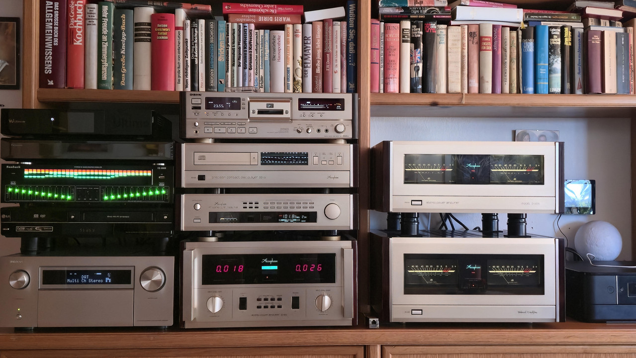 [Bild: Hifi-Anlage-neu.jpg]