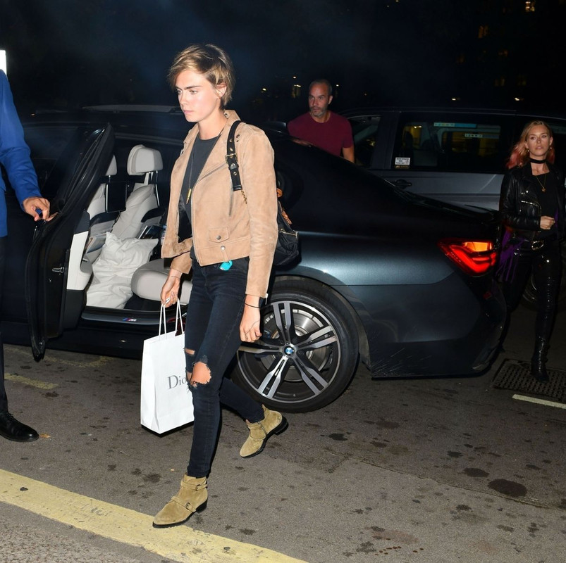 cara-delevingne-and-lady-mary-charteris-night-out-in-london-08-2