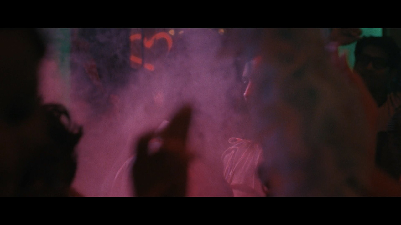 Miss.Lovely.2012.1080p.NF.mkv_snapshot_05.16_[2021.07.14_11.03.19]