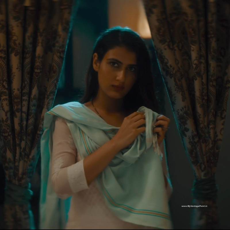 salwar-kameez-fashion-by-fatima-sana-shaikh-in-ajeeb-daastaans-2022