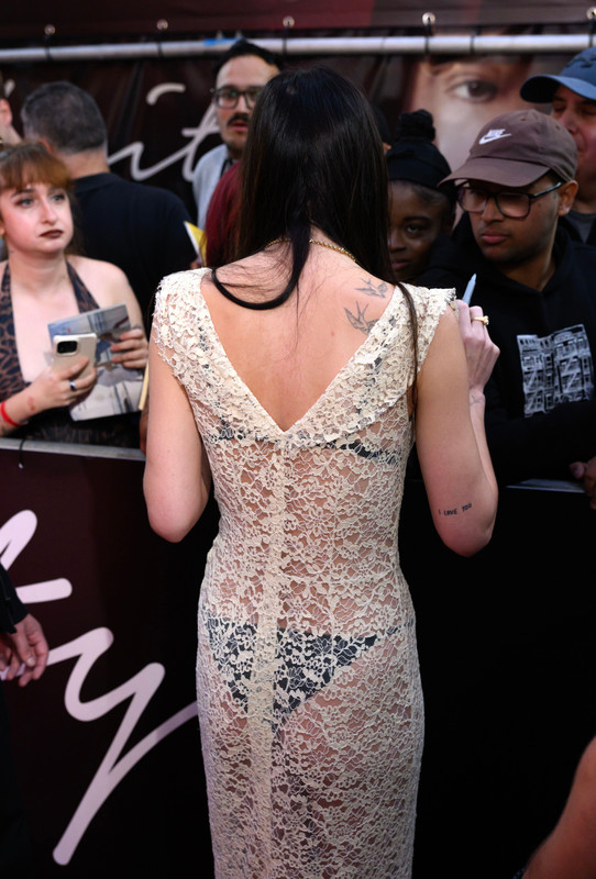 Dakota Johnson See Through To Unda Verity514