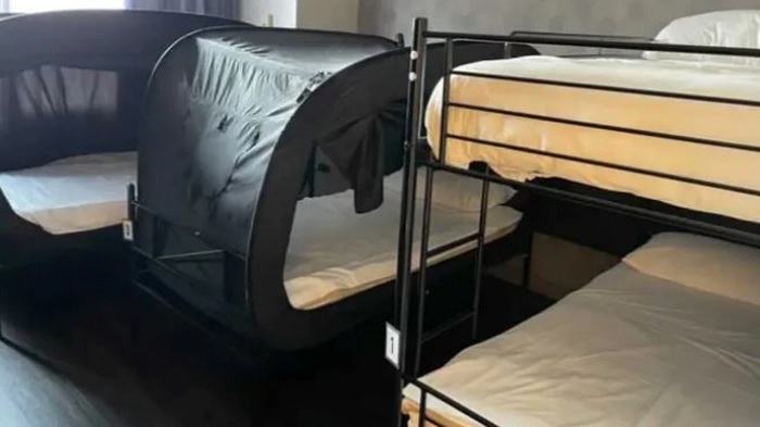 Tempat tidur pramugari.