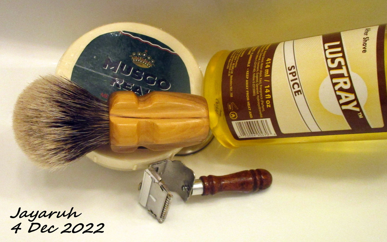 [Image: sos221204.jpg]