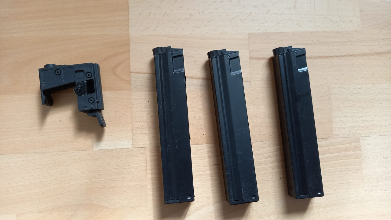 https://i.postimg.cc/pXdv0wyY/Adapteur-MP5-Mags.jpg