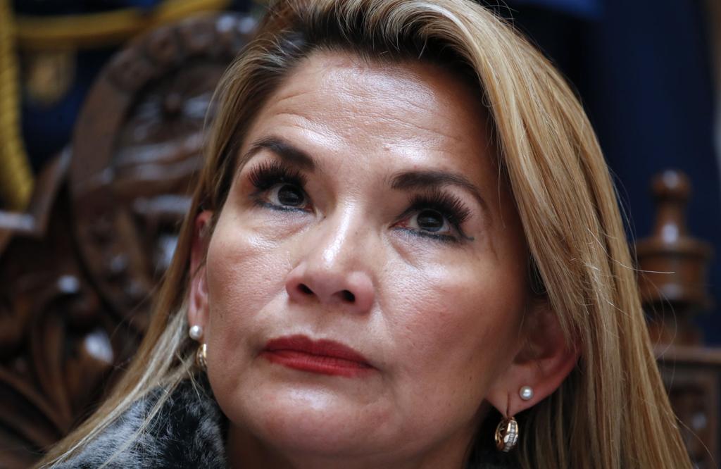 Jeanine Áñez in Gold Hoops 10----mm