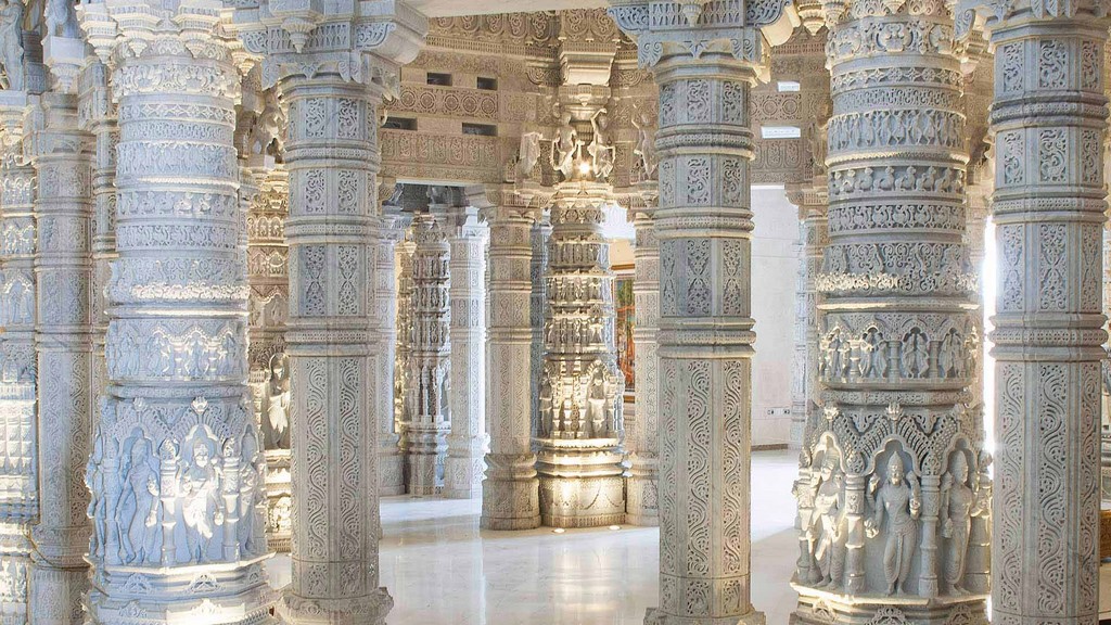 Pillars-carving-045