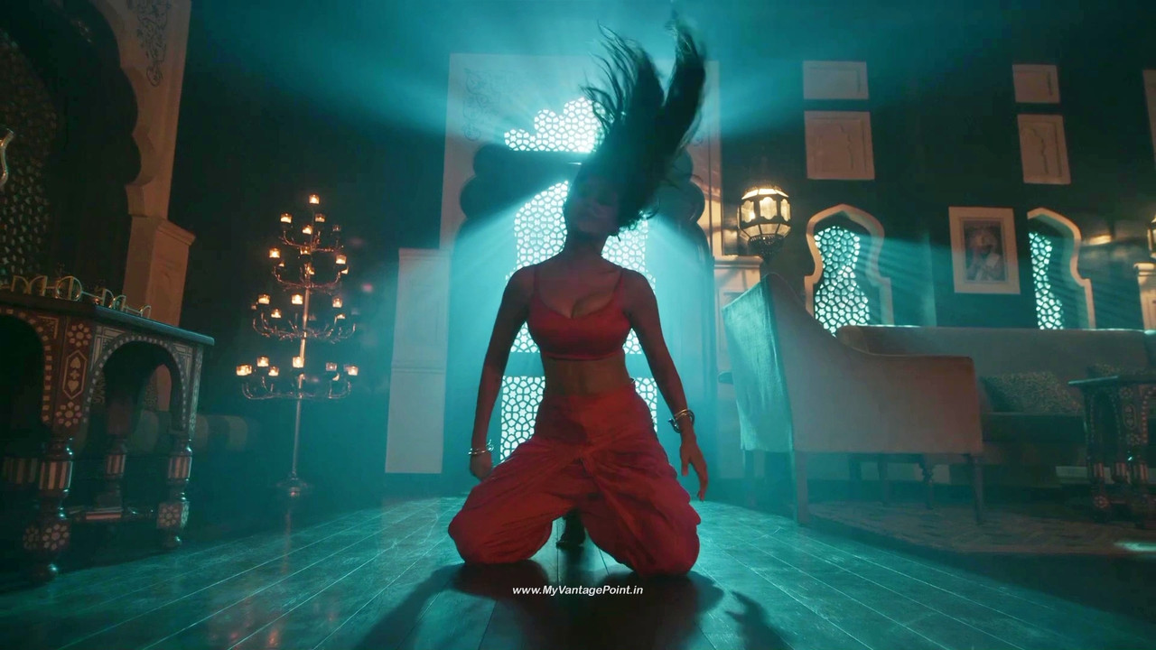 117Esha Gupta Hot in Aashram Web Series