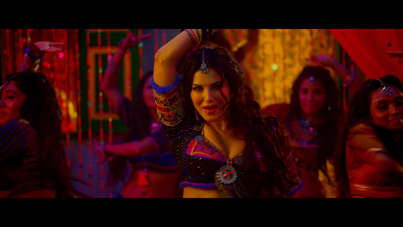 Piya More.m2ts_000031.292