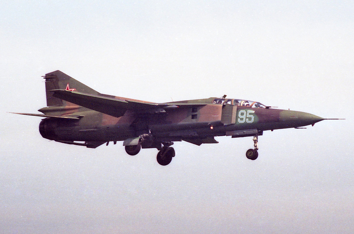 559 APIB Mig-23UB 95 Blue_9903317_06.06.91