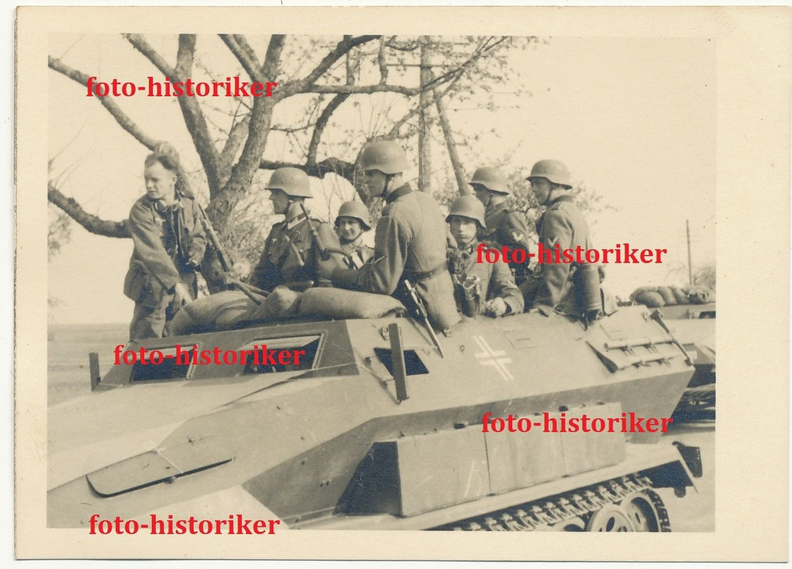 Kameraden Besatzung in SDKFZ 251 Schützen Panzer