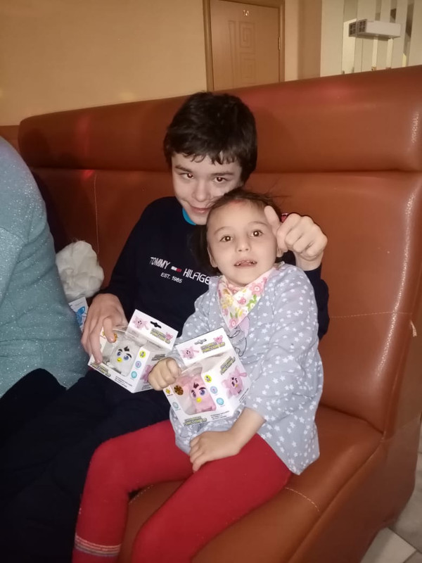 50B37439-593E-432A-ABF9-577F47E19E5A