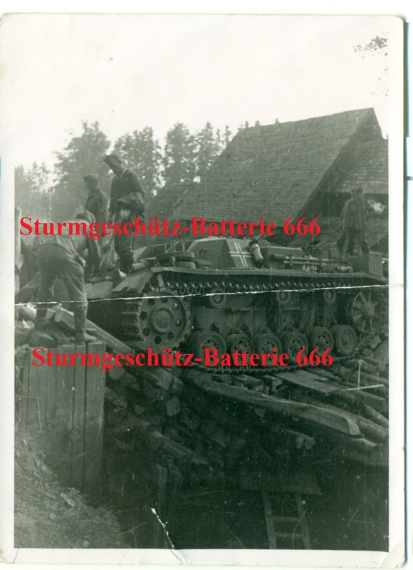 FOTO - STUG-BATTERIE 666 - STURMGESCHÜTZ - STUG 