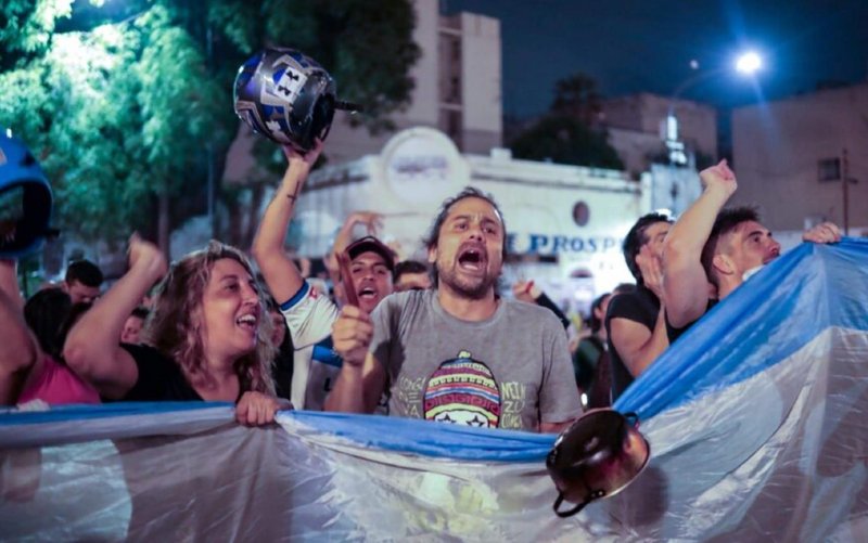 Represión en Argentina contra manifestantes tras el 'megadecreto' de Milei