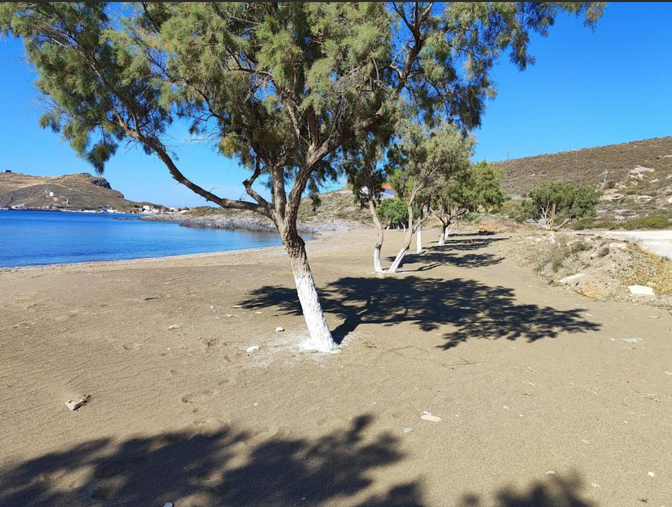 ΚΑΛΟΚΑΙΡΙ ΜΕ ΜΑΓΕΥΤΙΚΕΣ ΒΟΥΤΙΕΣ ΣΤΑ ΠΕΝΤΑΚΑΘΑΡΑ ΚΑΙ ΚΡΥΣΤΑΛΛΙΝΑ ΝΕΡΑ ΤΩΝ ΨΑΡΩΝ - ΝΑ ΤΑ ΒΛΕΠΕΙ Η ΔΗΜΟΤΙΚΗ ΑΡΧΗ ΜΑΛΑΦΗ ΑΥΤΑ
