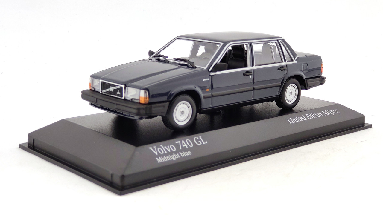 Volvo 740GL dark blue Minichamps 1 of 500 pcs (1)