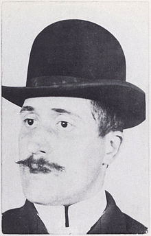 220px-Guillaume-Apollinaire-1902-Cologne
