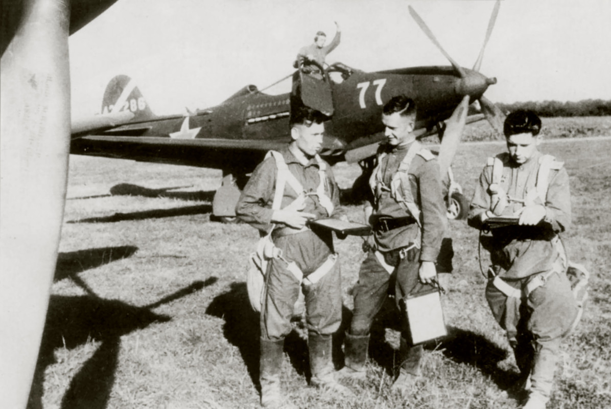 44-32286-Bell-P-39Q-Airacobra-213GvIAP-22GIAD-White-77-Ukrainian-Front-1944-01