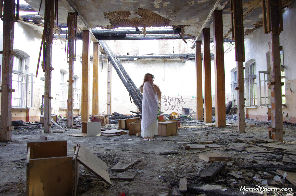 MarvelCharm_Nicolette-Ruins-007