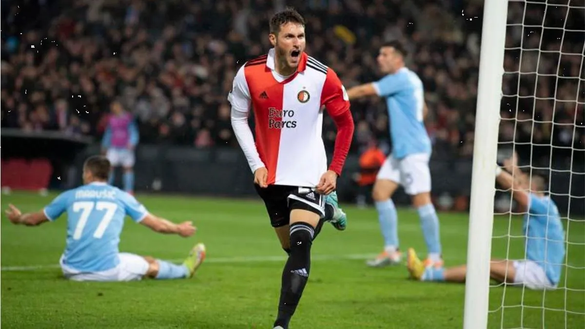 Debut de Santi Giménez en Champions League estará marcado por un castigo