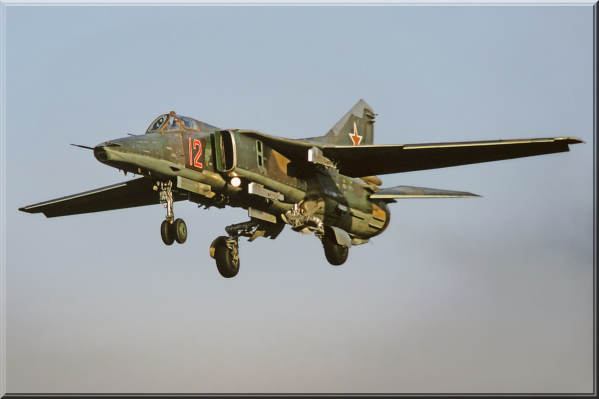 296 APIB Mig-27M 12 Red_83712545405, Summer 1992