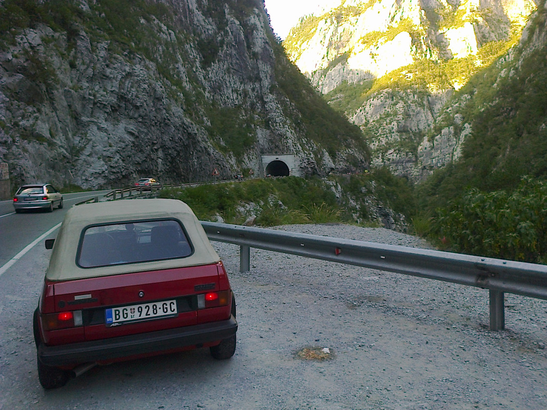 Albanija ... sa spuštenim krovom i BG tablicama ... Fotografija2123