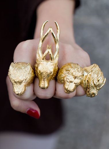 gold-knuckleduster.jpg