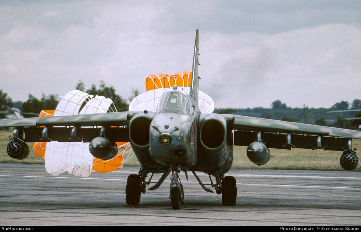 357 OSHAP Su-25 30 Red (cn ) 29.08.91_2