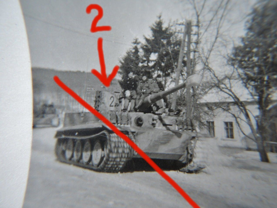 2.WK Foto Panzer VI Tiger 1 Camo Nummer 5- März 