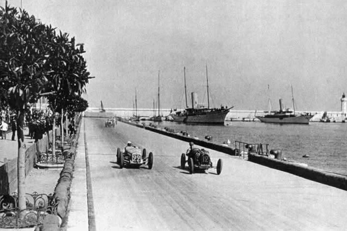 E1D9EAFF-F9B9-479A-81EB-B6B9CE0B8F1B