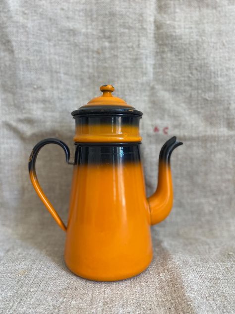 teapot-orange-french.jpg