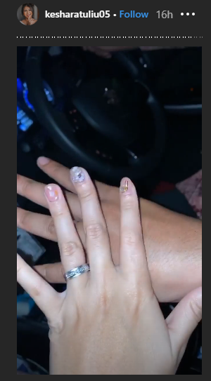 Momen lamaran Kesha Ratuliu dan Adhi Permana Putra