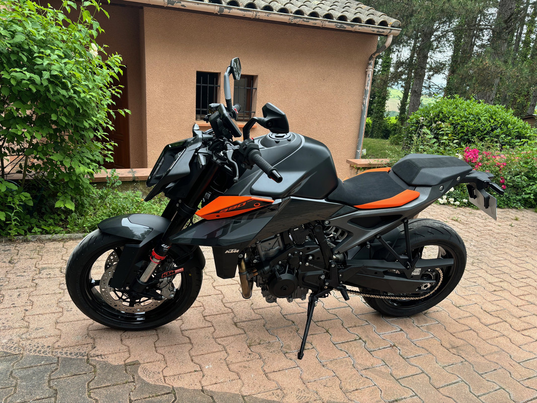 B748E509-EA7D-4D10-86BD-3612EAB3A133