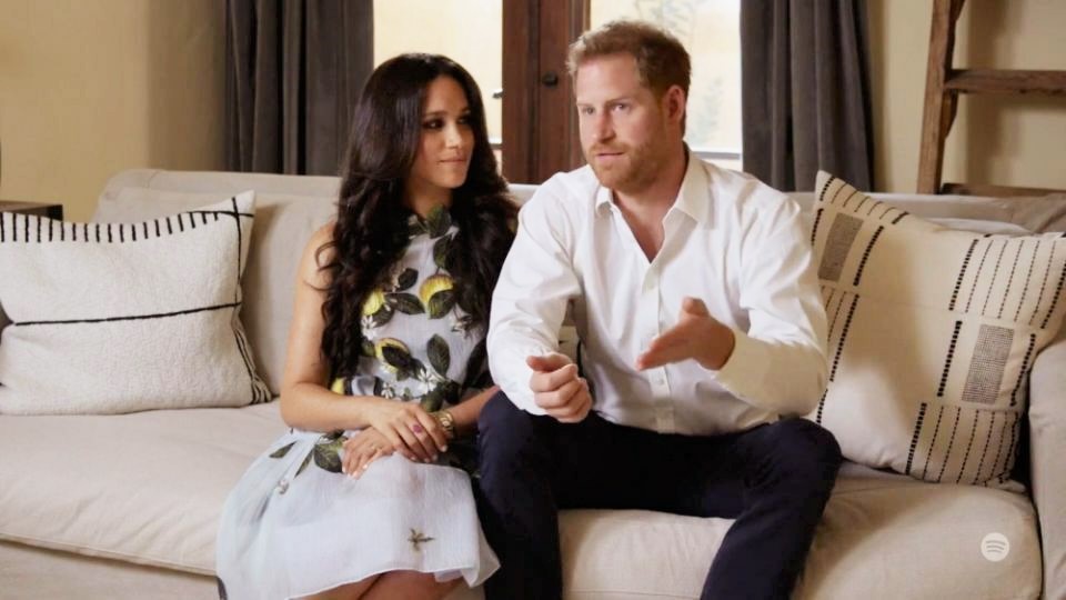 Meghan Markle, Kate Hudson e l'abito a limoni di Oscar de la Renta Meghan Markle, Kate Hudson e l'abito a limoni di Oscar de la Renta