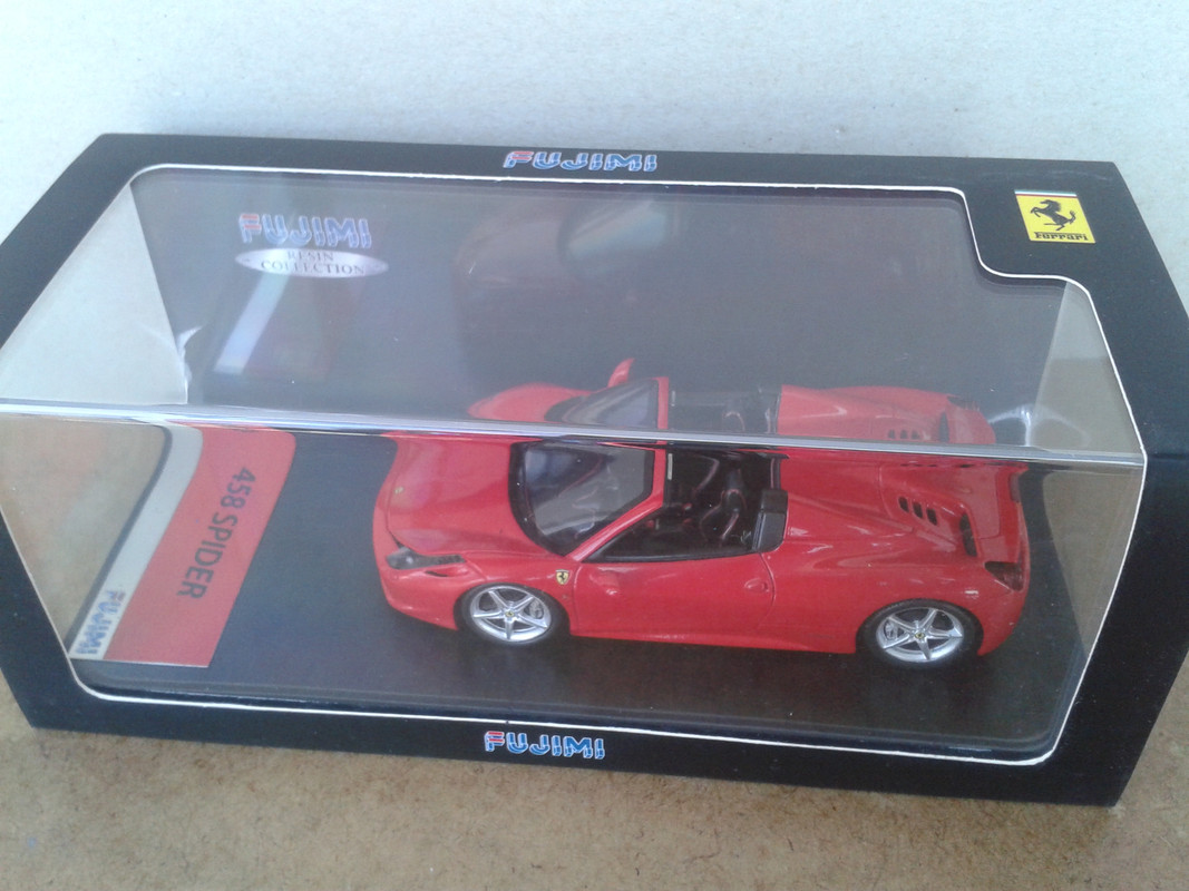 2011 Ferrari 458 Spider (Fujimi) (1)