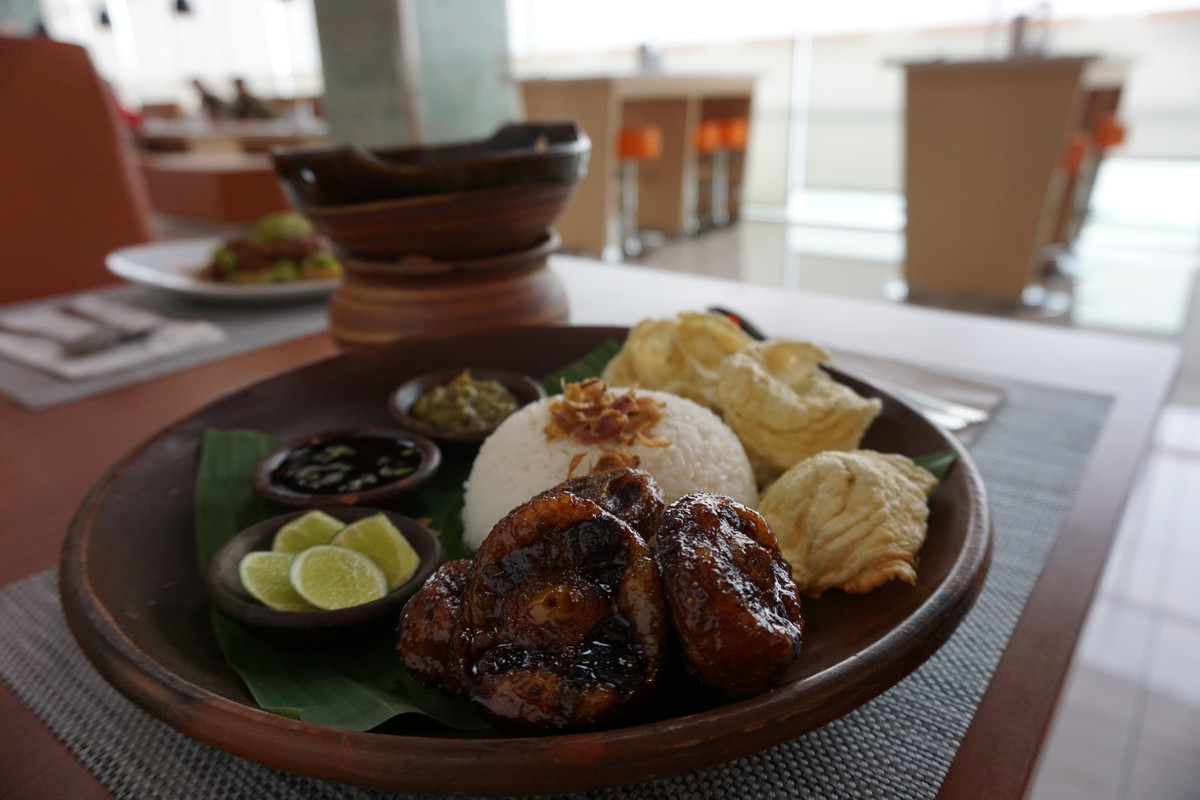 makanan sehat ala Harris Hotel Sentraland Semarang - Oxtail Soup