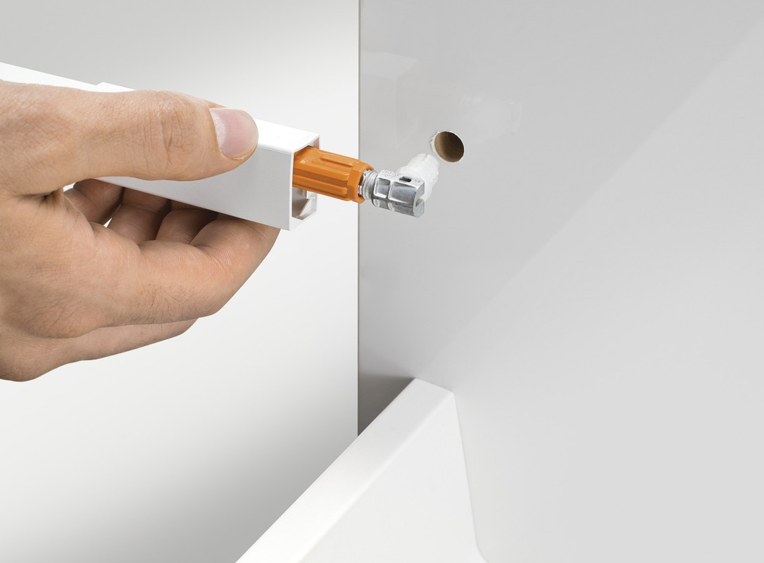 Blum-BOX1823-Enlarged