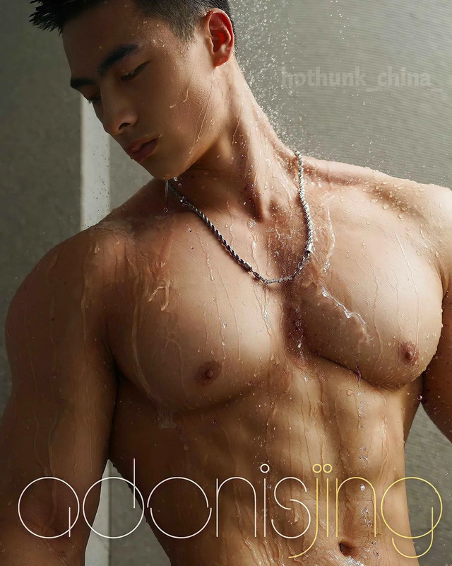 Photo shared by Chinese hunks 全球華男 on July 27, 2023 tagging @hothunk_china_, @guoguozs666, and @adon