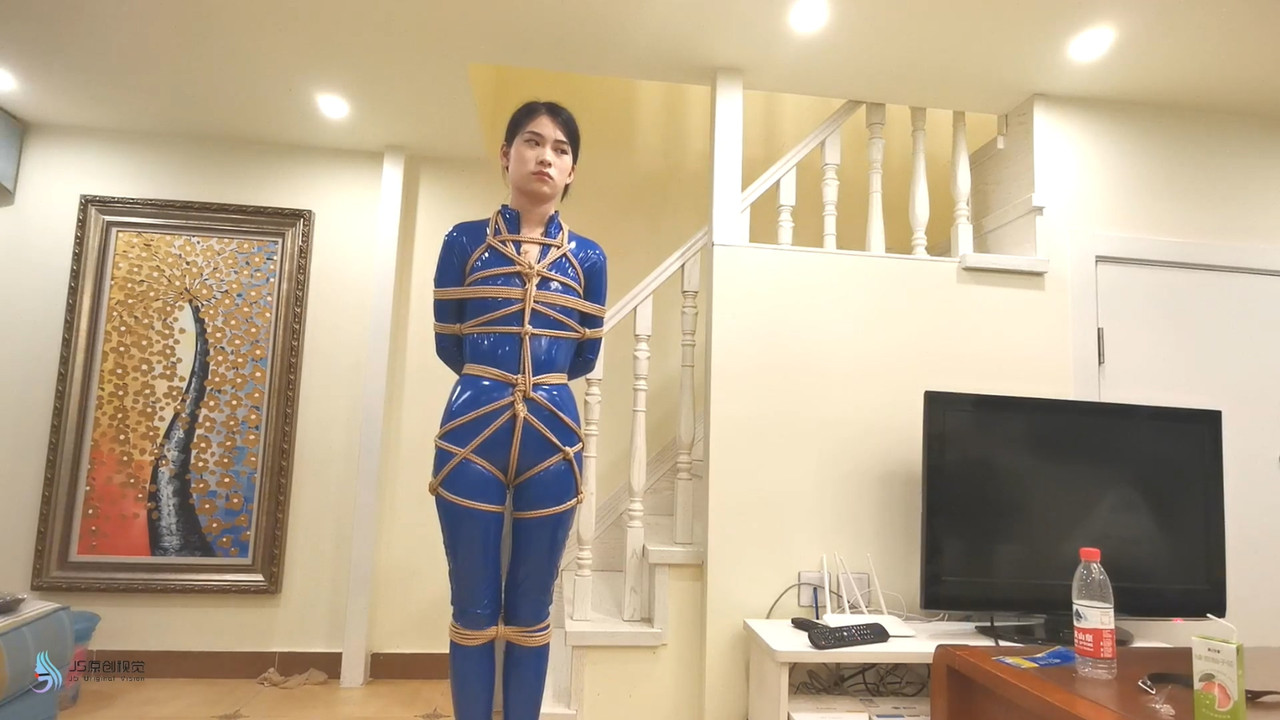 JS原创 性感蓝色皮衣 冷兮.mp4_20210529_185229.043