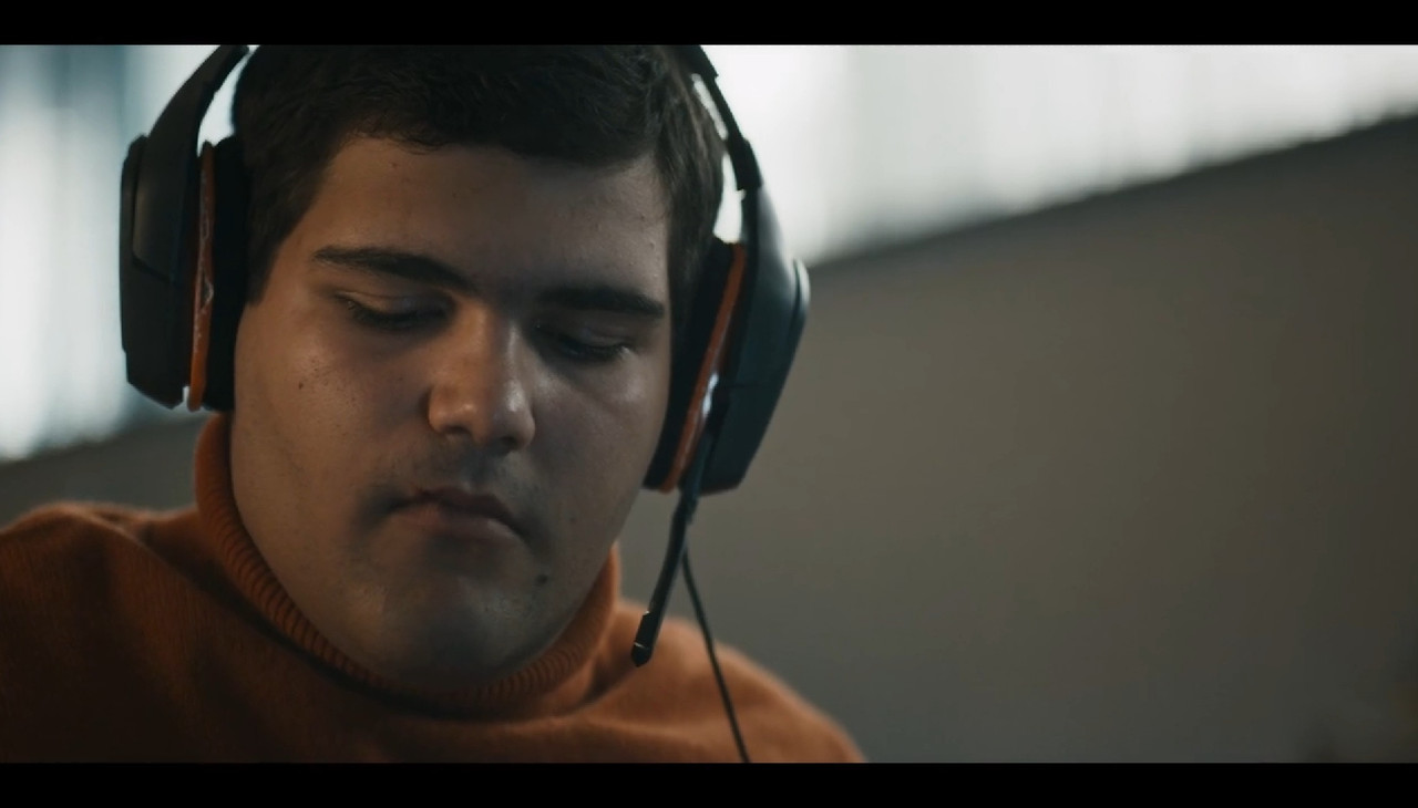 How to Sell Drugs Online (Fast) Movie Screenshot