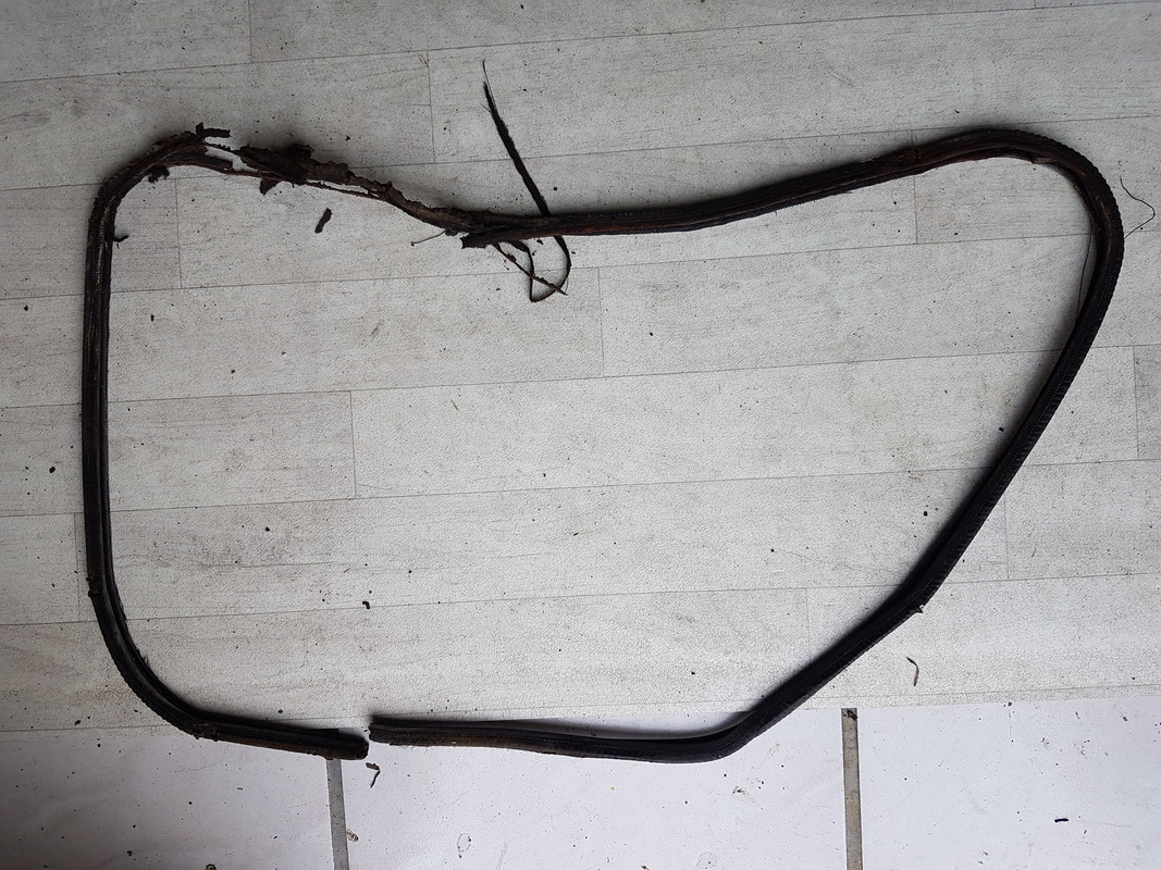 Portière profilé feutrine