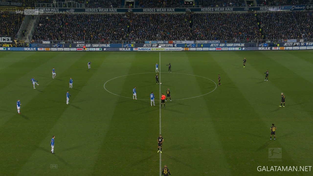 [Image: 01-13-18-15-01-VIP-DE-Sky-Bundesliga-UHD...38-420.jpg]