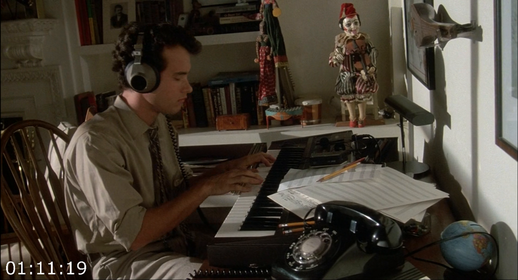 [Kép: The-Man-With-One-Red-Shoe-1985-1080p-WEB...BONE-F.png]